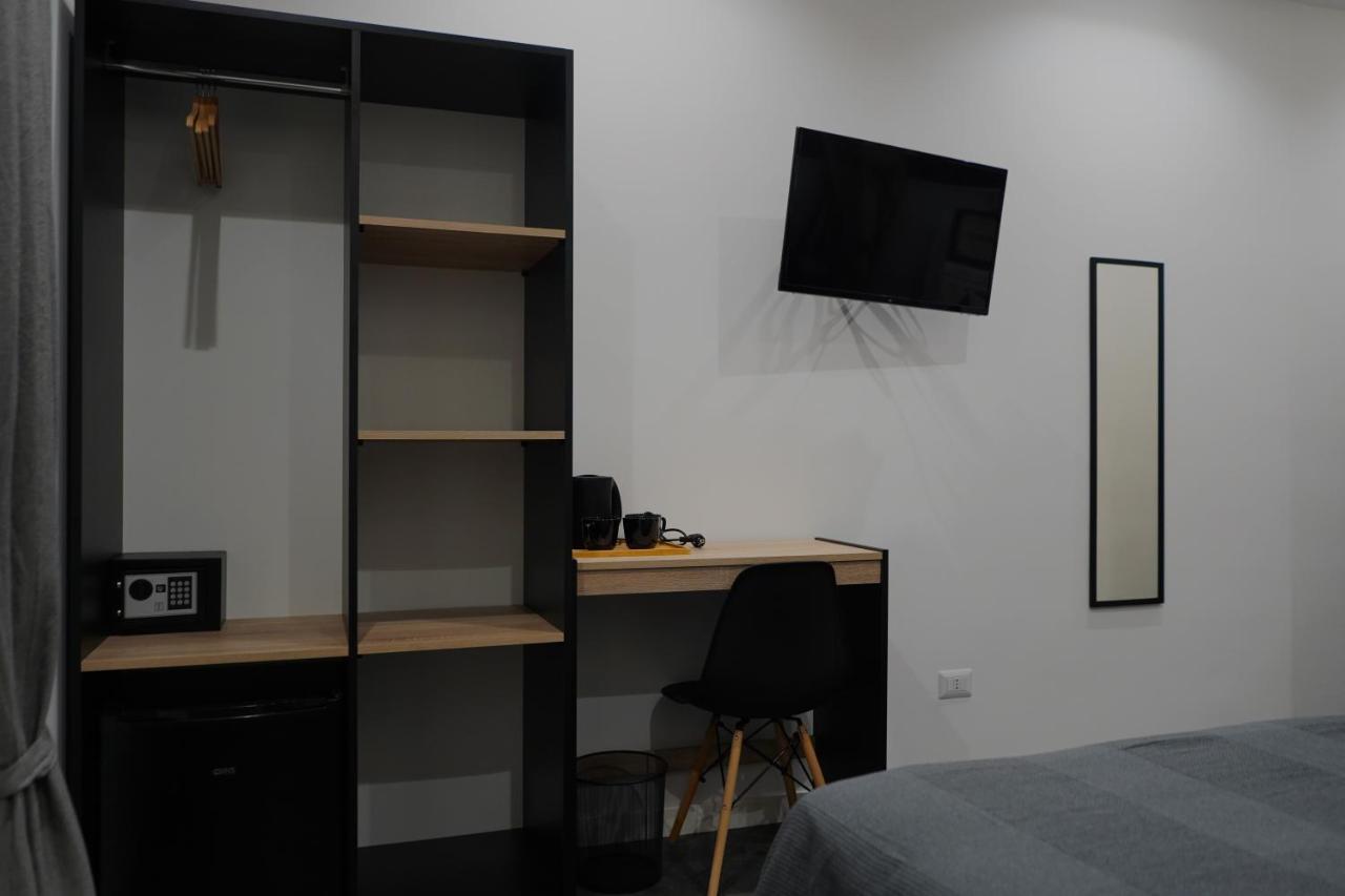 나폴리 Dimora Metro Santacroce B&B 외부 사진