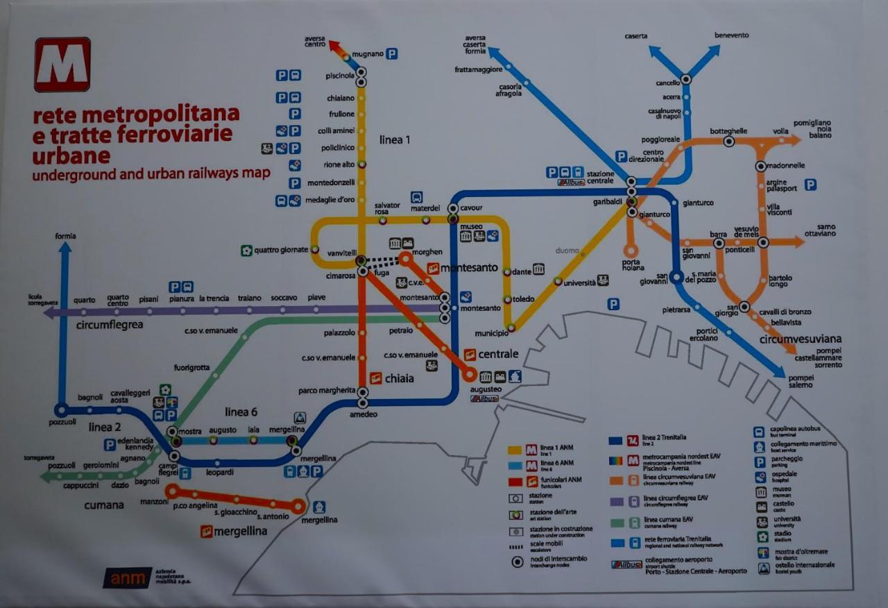 나폴리 Dimora Metro Santacroce B&B 외부 사진
